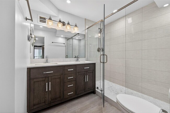 Building Photo - 1629 Riverview Rd