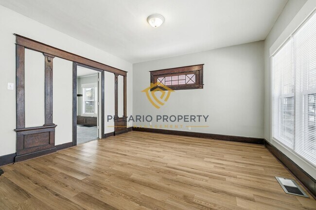 Building Photo - $500 OFF MOVE-IN SPECIAL!!! 4 Bedroom home in Near Downtown Indy! Available Now!