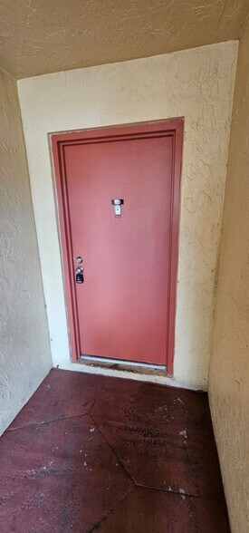 Building Photo - 3400 Foxcroft Rd