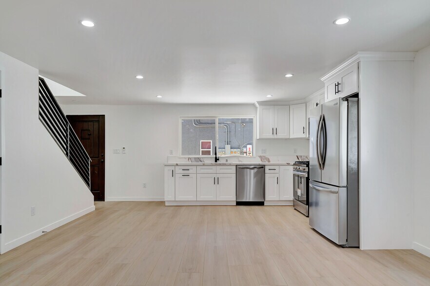 Building Photo - 5193 W 20th St