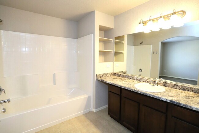 Building Photo - Welcome Home to Comfort & Convenience!