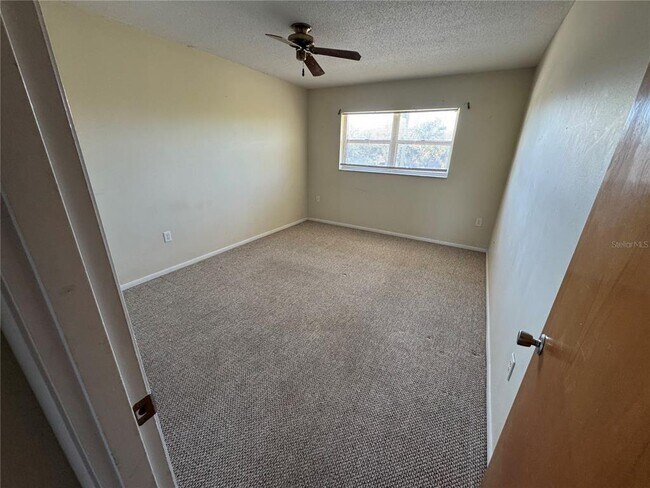 Building Photo - 245 Center Rd