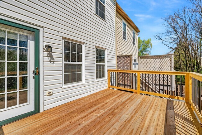 Building Photo - 7123 Gresham Ct W