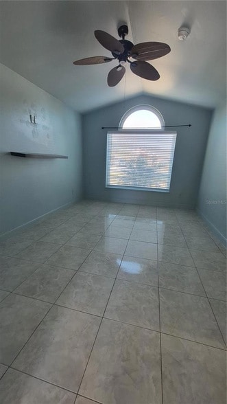 Building Photo - 614 Caribou Ct