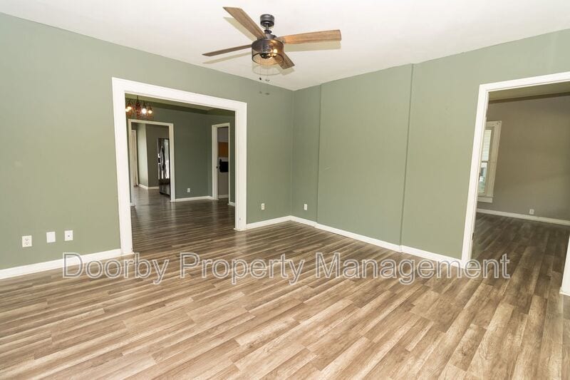 Building Photo - 156 Signal Hills Dr