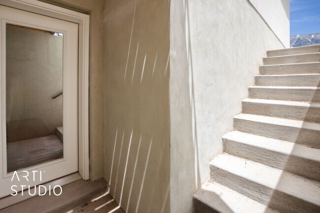 Building Photo - Orem Basement Apartment