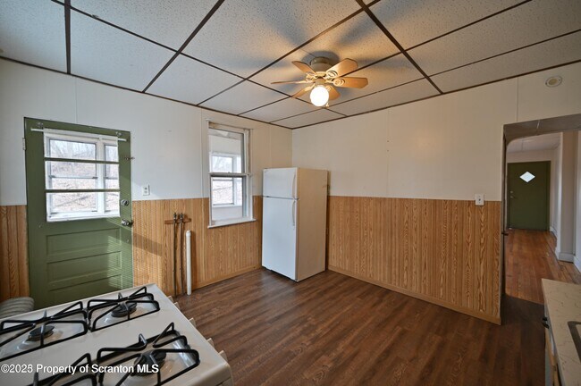 Building Photo - 1309 Wood St