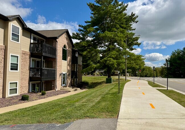 Building Photo - 1040 University Dr