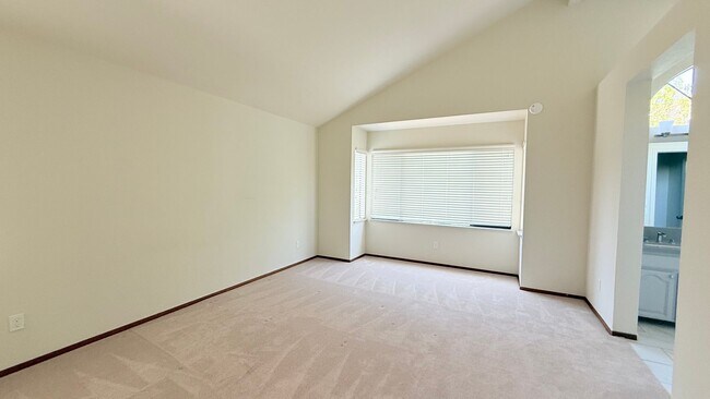 Building Photo - 223 Tipperary Lane -30% Rental Fee
