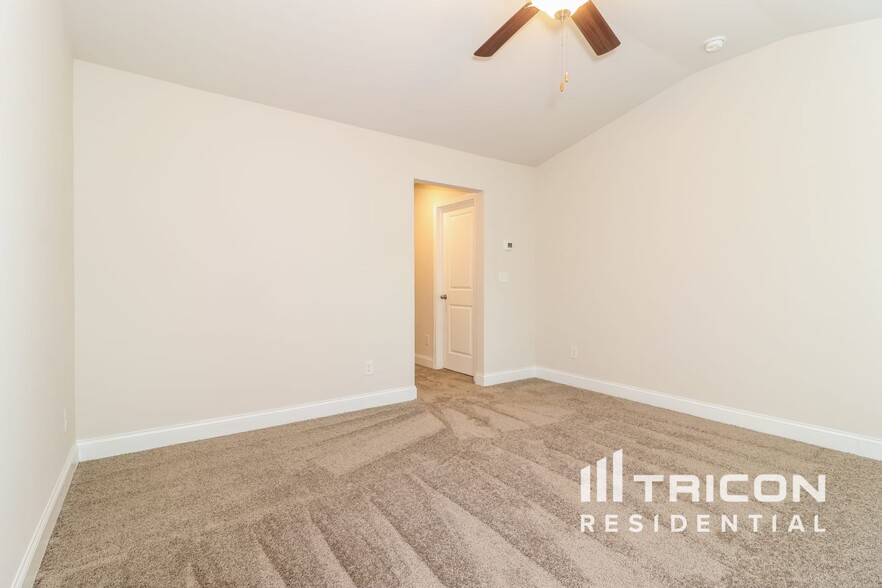 Building Photo - 474 Real Quiet Ct