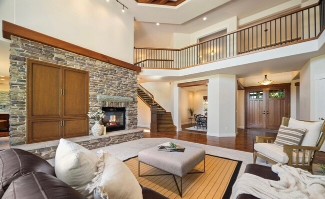 Building Photo - Beautiful Home in Semiahmoo!