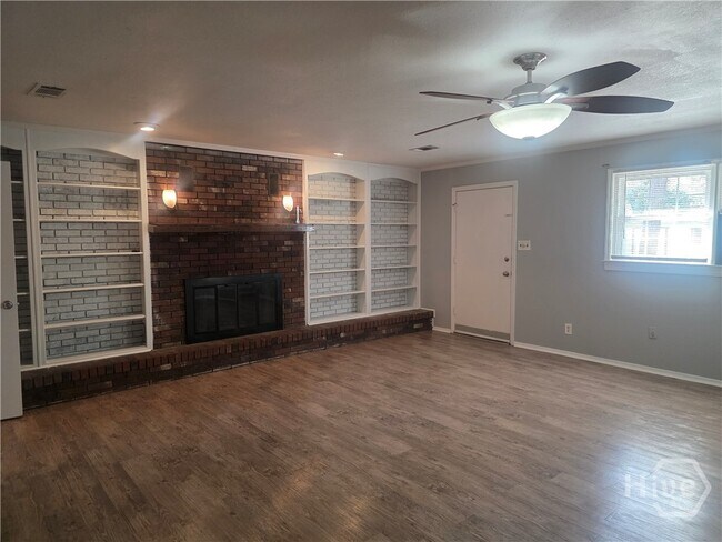 Building Photo - 213 Westwood Dr