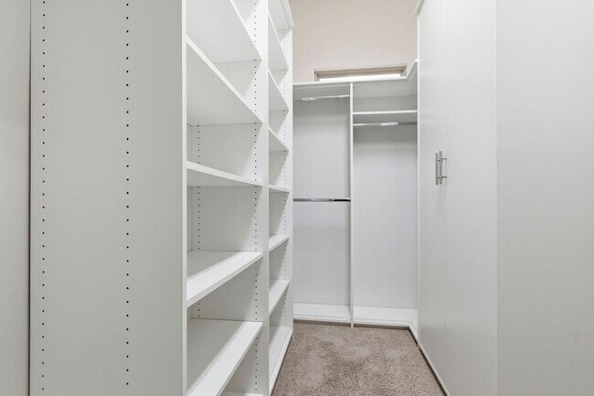 Building Photo - 15004 Iveans Way