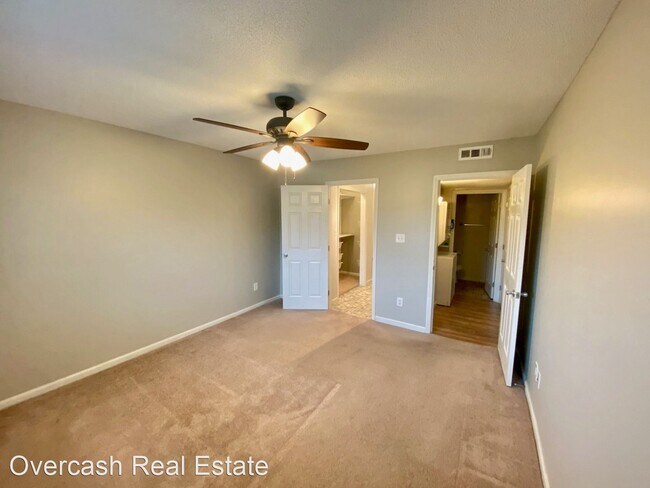 Building Photo - 2 br, 2 bath House - 123 Carriage House Drive