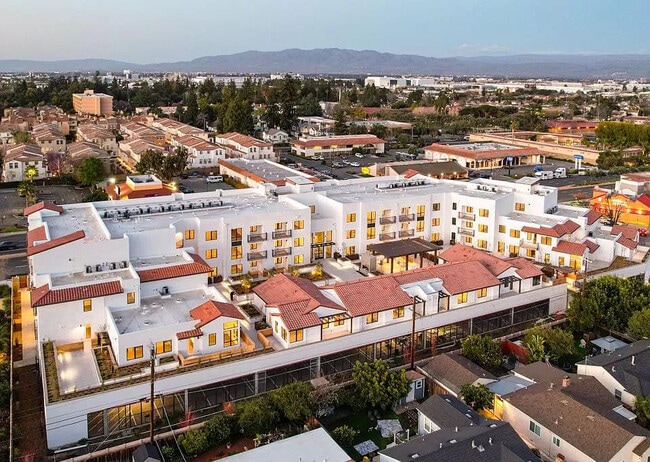 Building Photo - 1850 El Camino Real