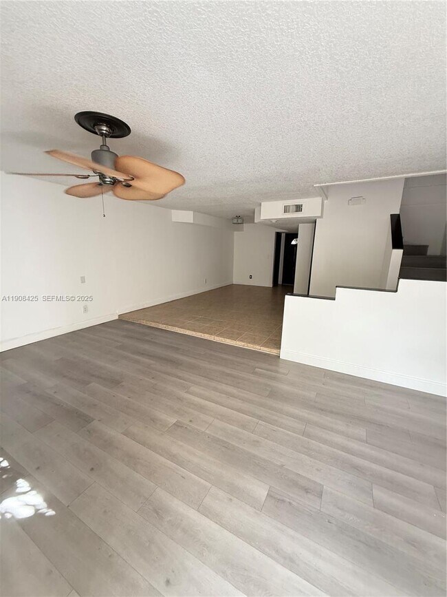 Building Photo - 9986 Royal Palm Blvd