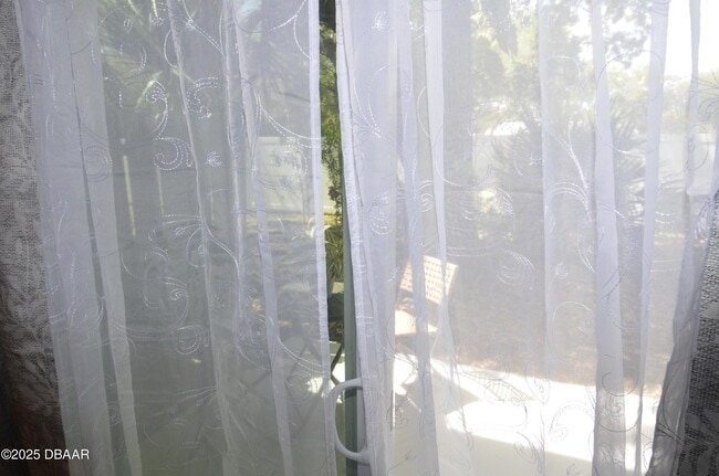 Building Photo - 175 Yorktowne Dr