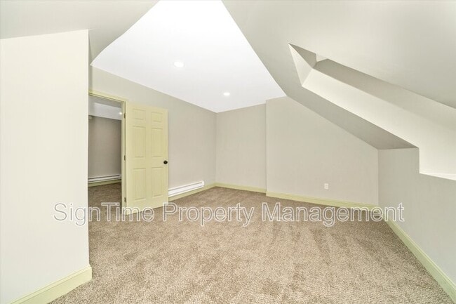 Building Photo - 25 Wayside Ave