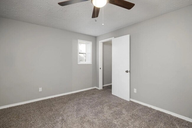 Building Photo - 4 Bed 3 Bath 2 Car Garage -In Ground Pool