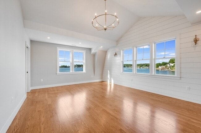 Building Photo - 8 Riverside Rd