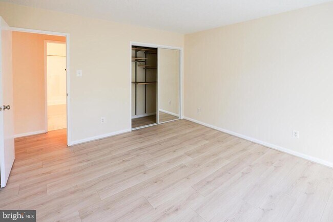 Building Photo - 1730 Arlington Blvd