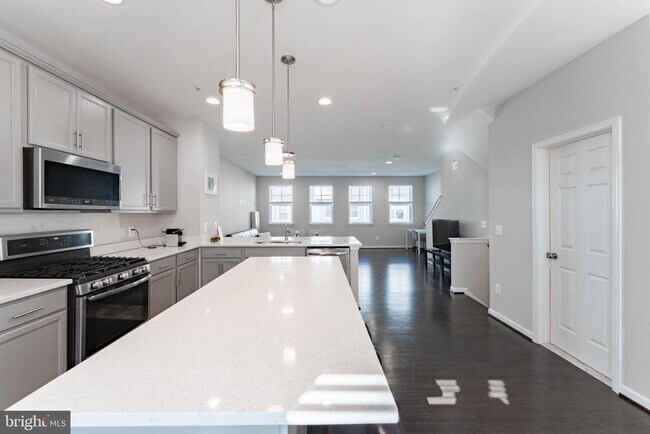 Building Photo - 14302 Potomac Heights Ln