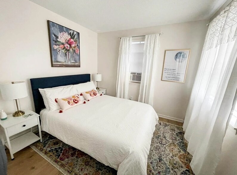 Building Photo - 104 Briarwood Dr