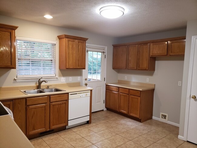 Building Photo - South East Springfield - Southern Hills Ho...