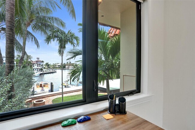 Building Photo - 2035 NE 31st Ave