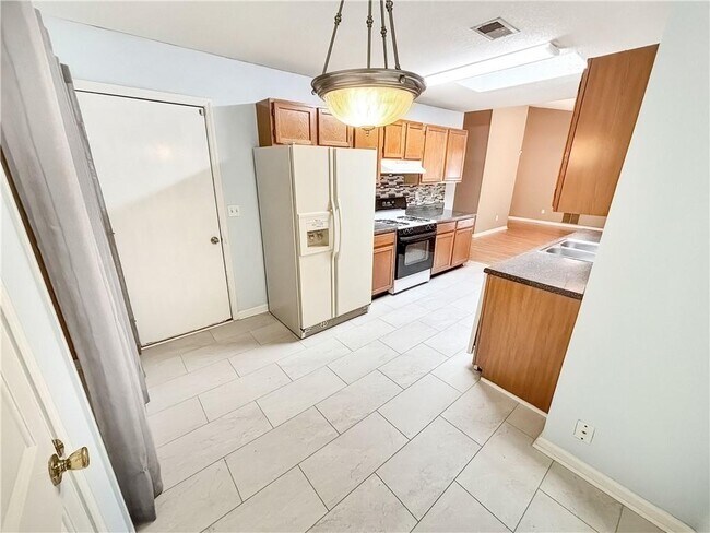 Building Photo - 1497 Chaseway Cir