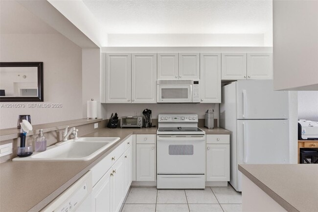 Building Photo - 7765 Yardley Dr