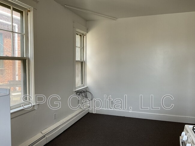 Building Photo - 51 Chambersburg St