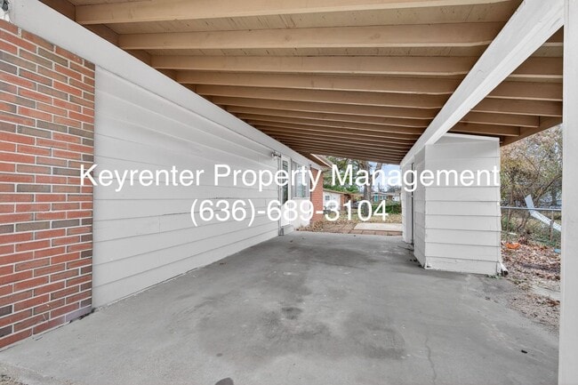 Building Photo - Updated 3-Bedroom Home with Fenced Yard in Florissant