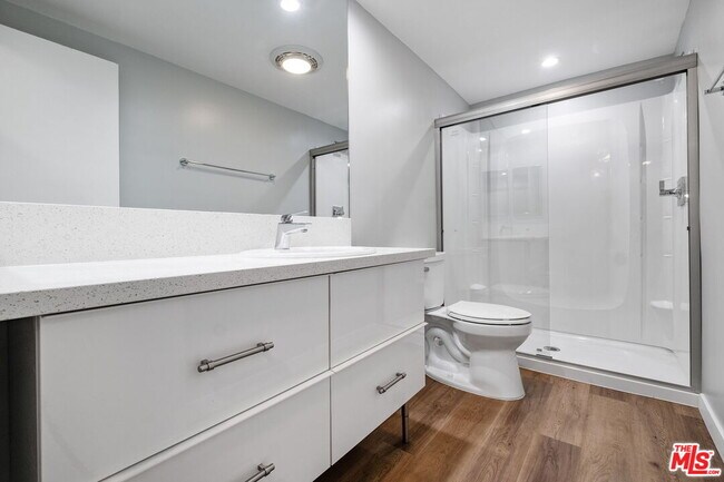 Building Photo - 848 18th St