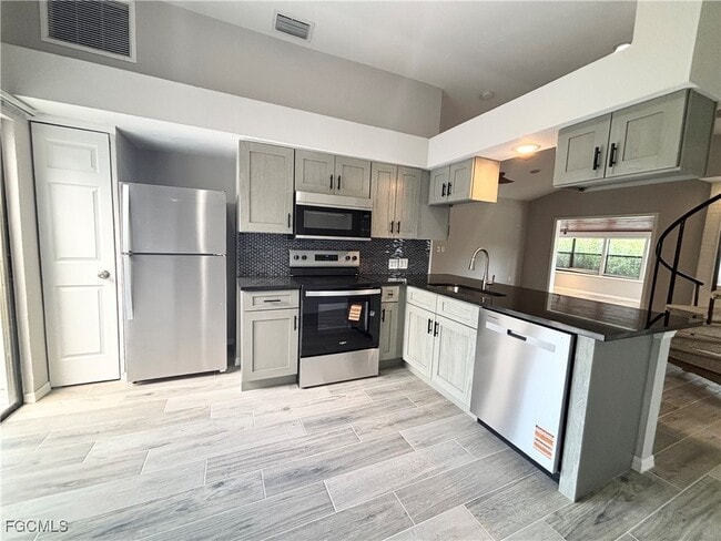 Building Photo - 12743 Brewster Dr