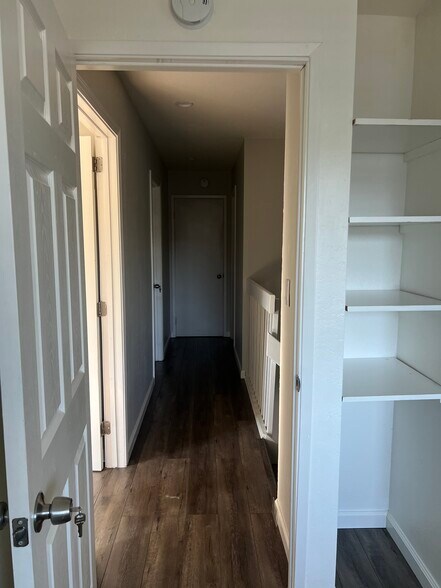 view of upstairs hallway from bedroom 3 - 1520 Parkwood Pl