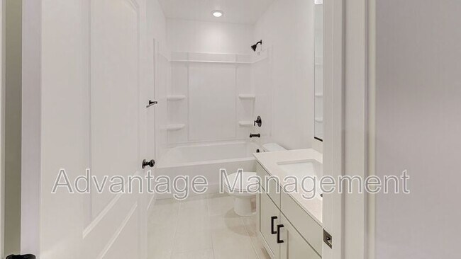 Building Photo - 7 S Moonlit Rd