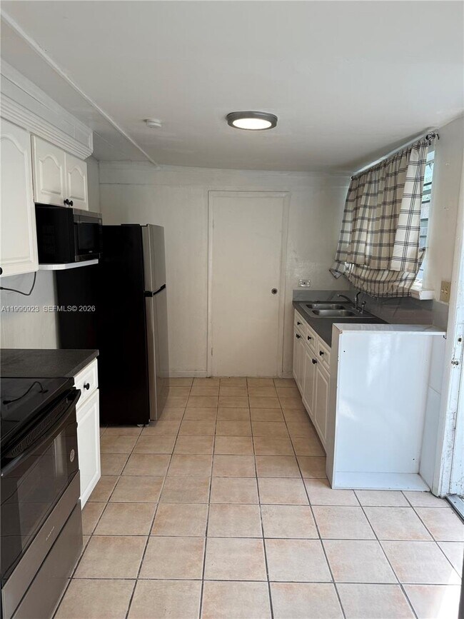 Building Photo - 1230 NW 180th Terrace