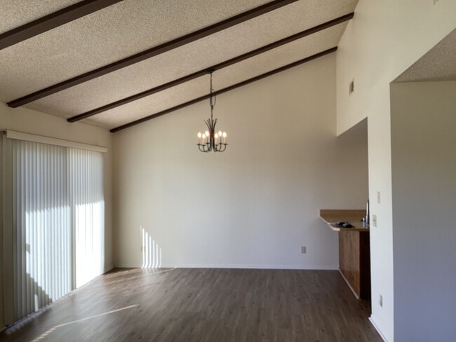 Building Photo - Upgraded Vandenberg Village Townhome