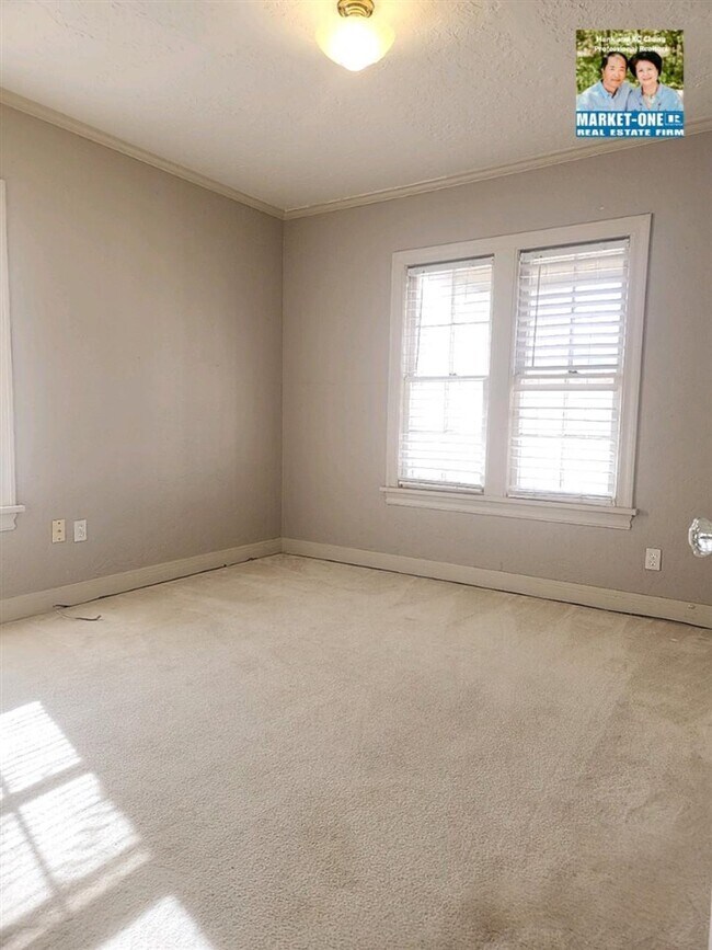 Building Photo - 705 NW 13th St