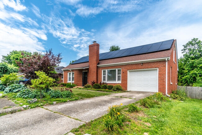 Building Photo - 120 Windsor Dr