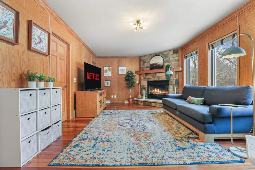 Building Photo - 222 Grouse Dr