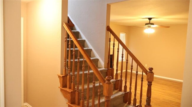 Building Photo - 847 Rambling Oaks Dr