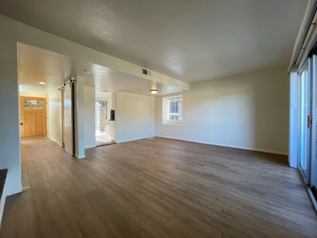 Building Photo - 331 Stone Edge Ct