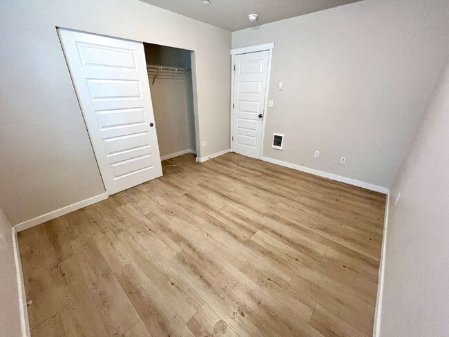 Building Photo - Modern 2022-Built Rambler on Private Lot with 2-Car Garage