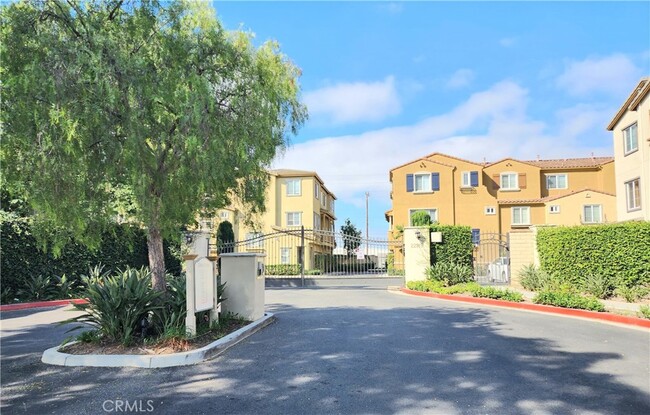 Primary Photo - 22919 Mariposa Ave