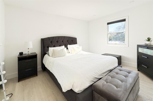 Building Photo - 121 Ponquogue Ave