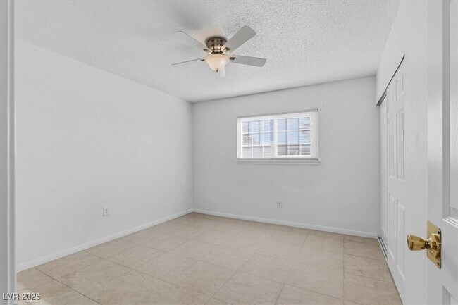 Building Photo - 3760 Briarwood Ave