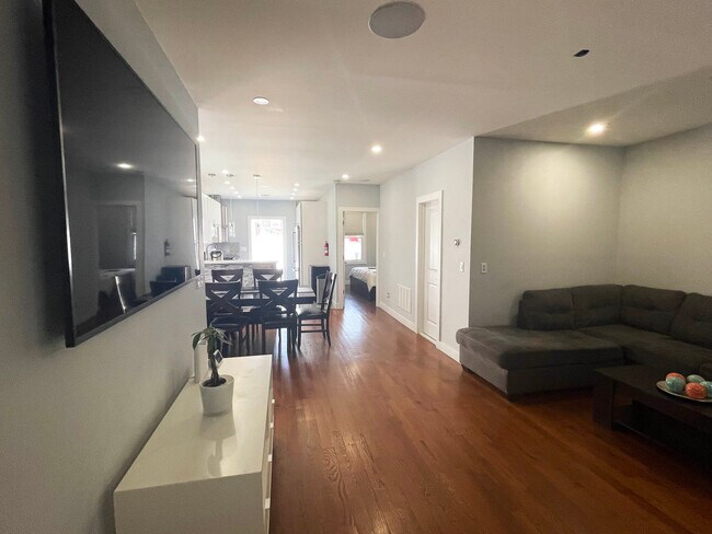 Building Photo - 26 Armm Ave