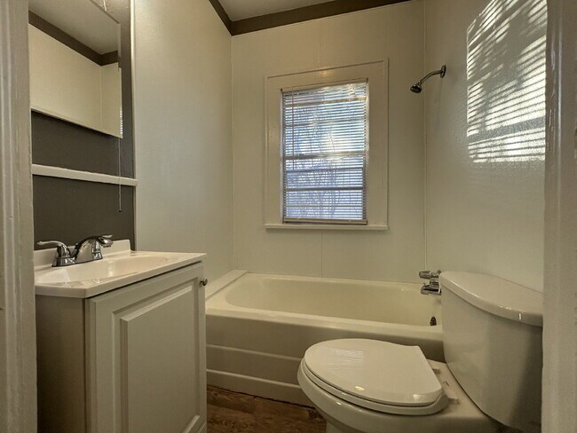 Building Photo - Duplex Located In Lubbock & Minutes From Schools, Parks & Texas Tech Campus